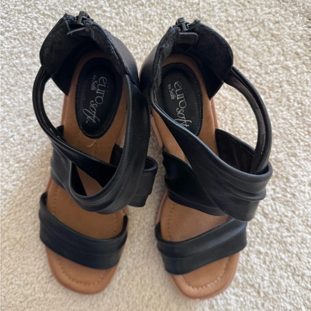 🖤Eurosoft Black Faux Leather Brown Wedge Sandals 🖤 - Picture 7 of 10